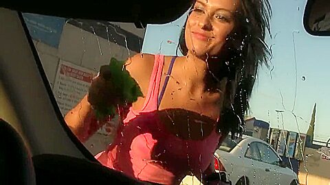 Slow Day Of Work Gives Lucky Guy The Perfect Opportunity