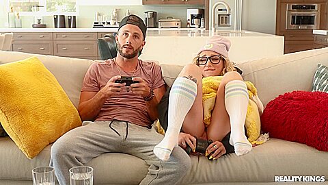 Hotgirlsgame Suprise With Susie Stellar