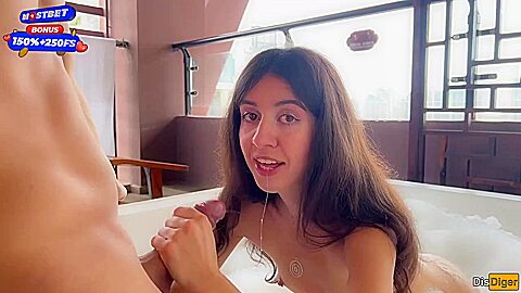 Watch Blooming And Disdigers Movie