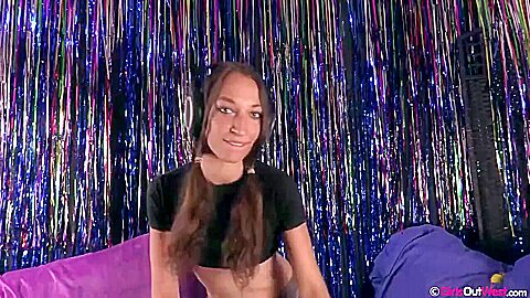 Leia - Dancing By Myself