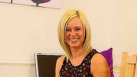 Anna Joy Fingers Her Shaved Snatch After The Interview...