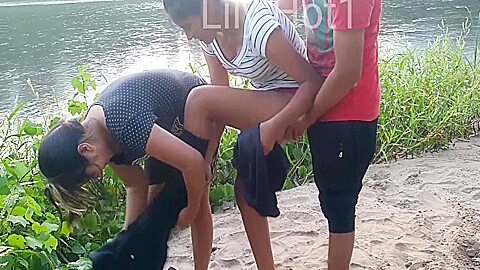 Trio A La Orilla Del Rio Anal Que Rico Sexo Casero 17 Min